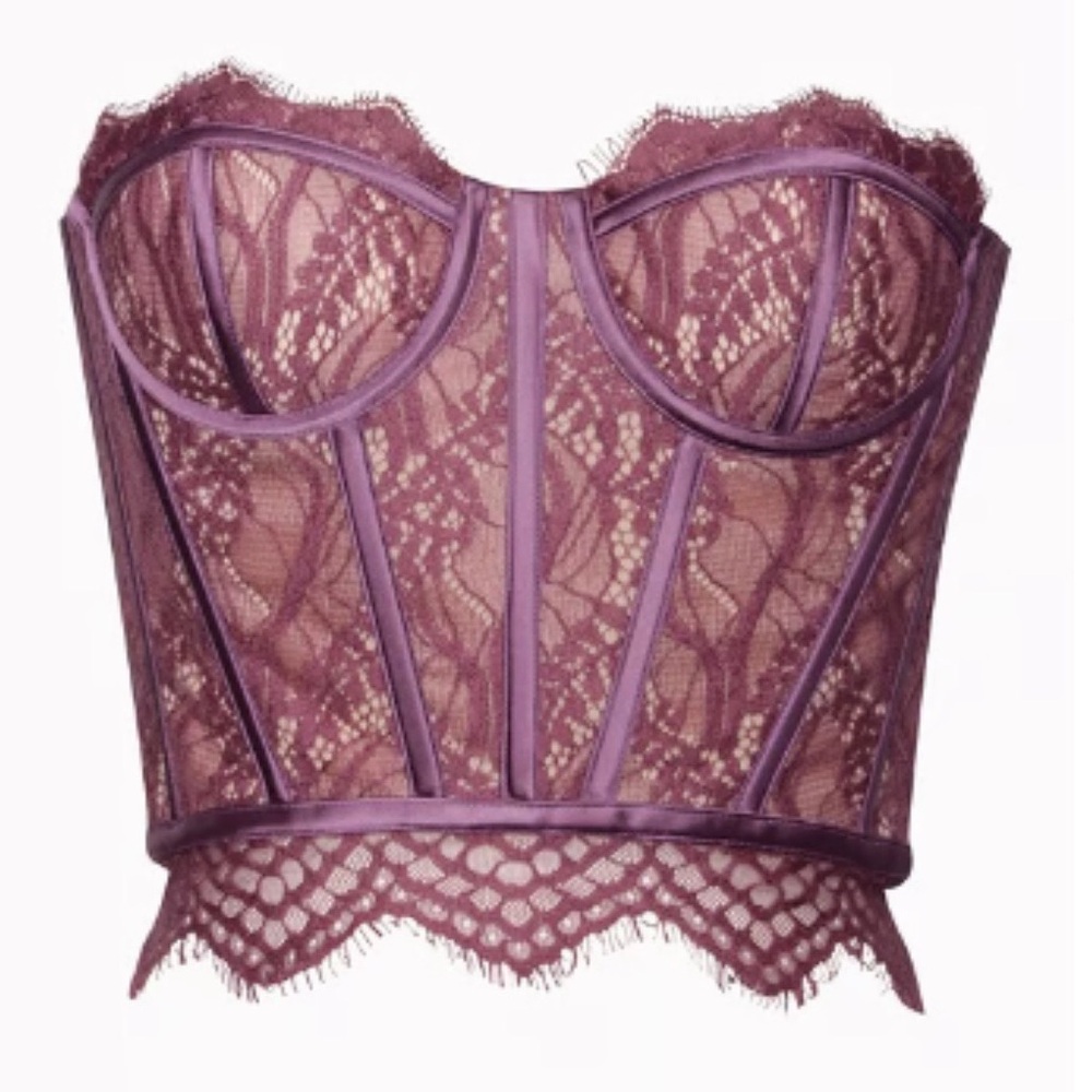 Elegant Lace Bustier in Purple